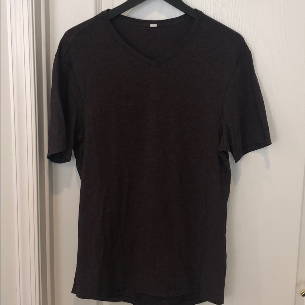 Men’s Lulu Lemon V Neck size M cotton shirt